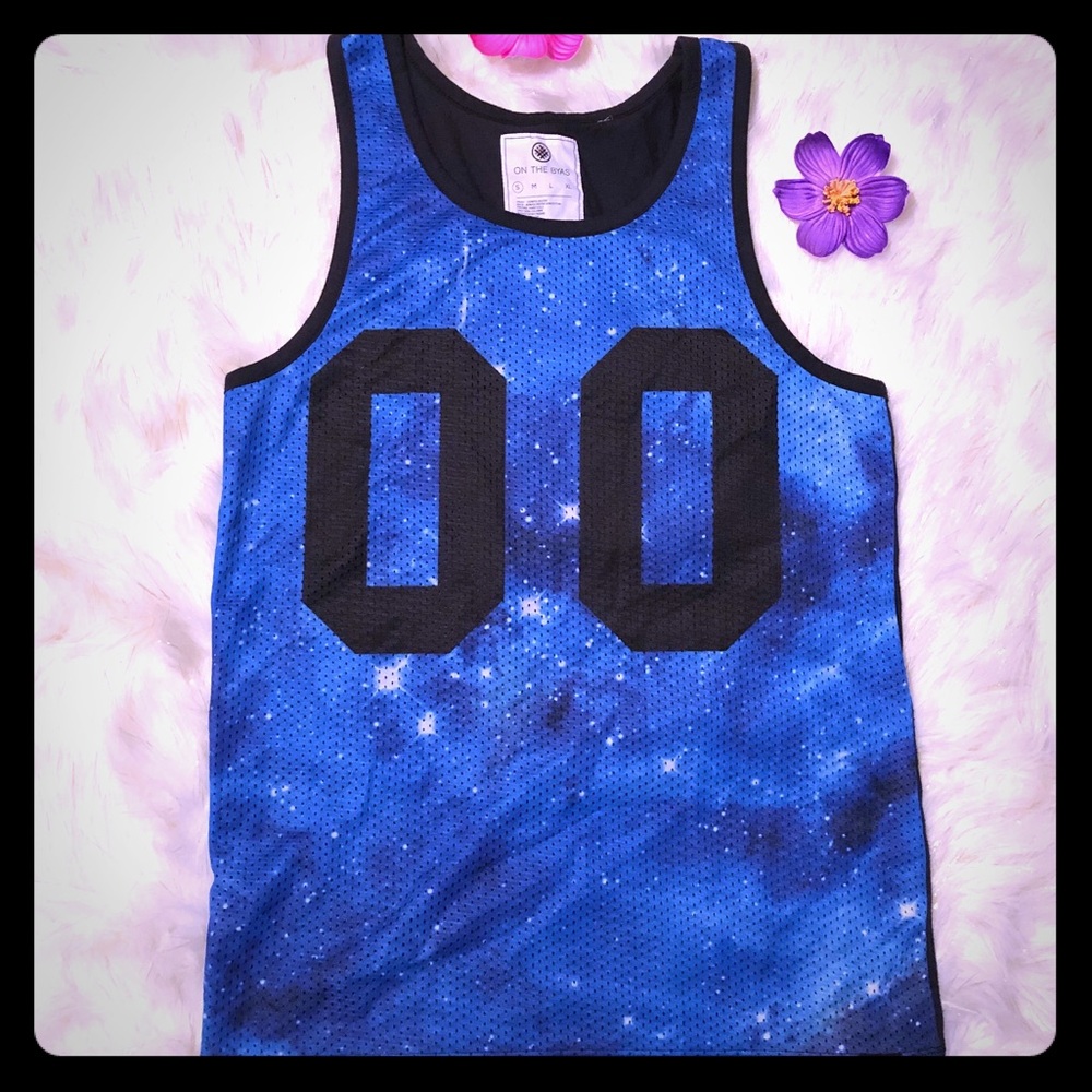 ❤️2/$20❤️ blue/black galaxy men’s muscle shirt
